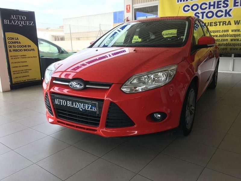 Usado Ford Focus Titanium 125 CV (91 kW) 2013 Rojo Utilitario