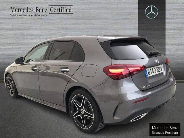 Usado Mercedes A200 150 CV (110 kW) 2025 Gris montana