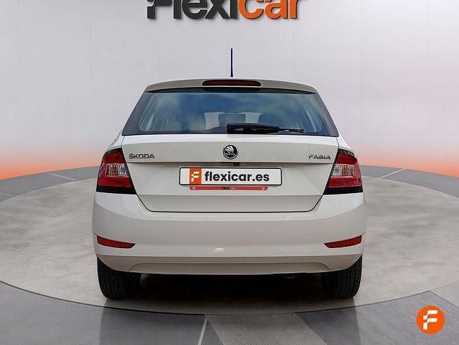 Usado Skoda Fabia Active 75 CV (55 kW) 2018 Blanco Berlina