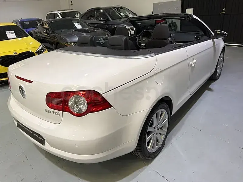 Usado VW Eos 140 CV (102 kW) 2010 Blanco Descapotable