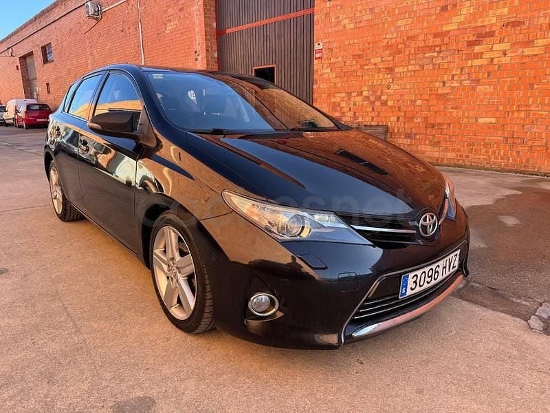 Usado Toyota Auris Active 124 CV (91 kW) 2013 Azul Berlina