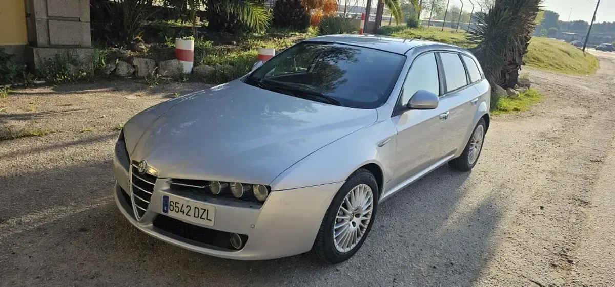 Usado Alfa Romeo 159 Ti 209 CV (153 kW) 2007 Gris Familiar