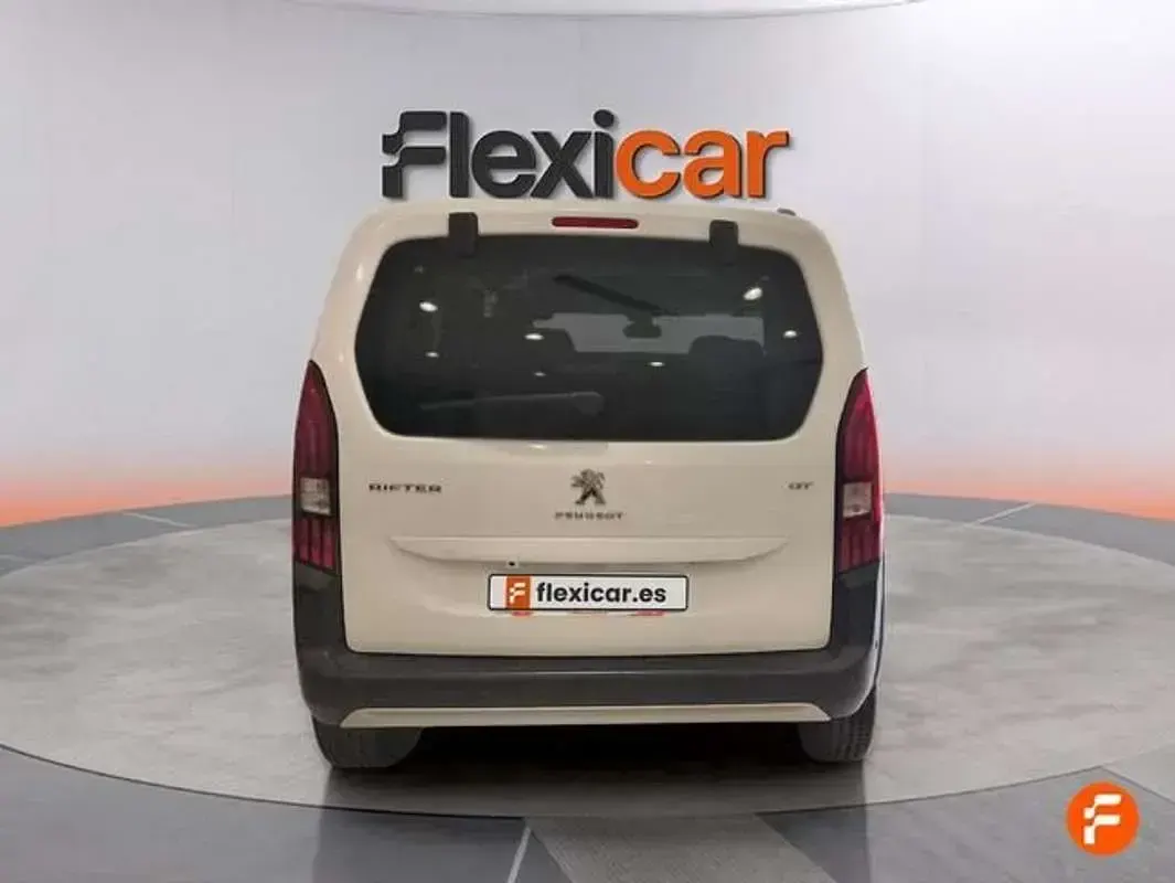Usado Peugeot Rifter GT 101 CV (74 kW) 2023 Blanco Monovolumen