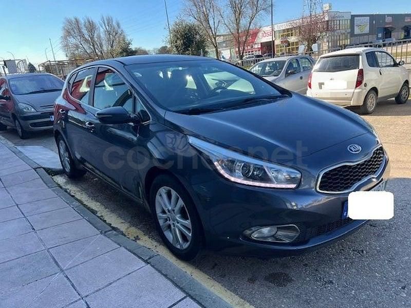 Usado Kia Ceed GT 90 CV (66 kW) 2013 Negro Berlina