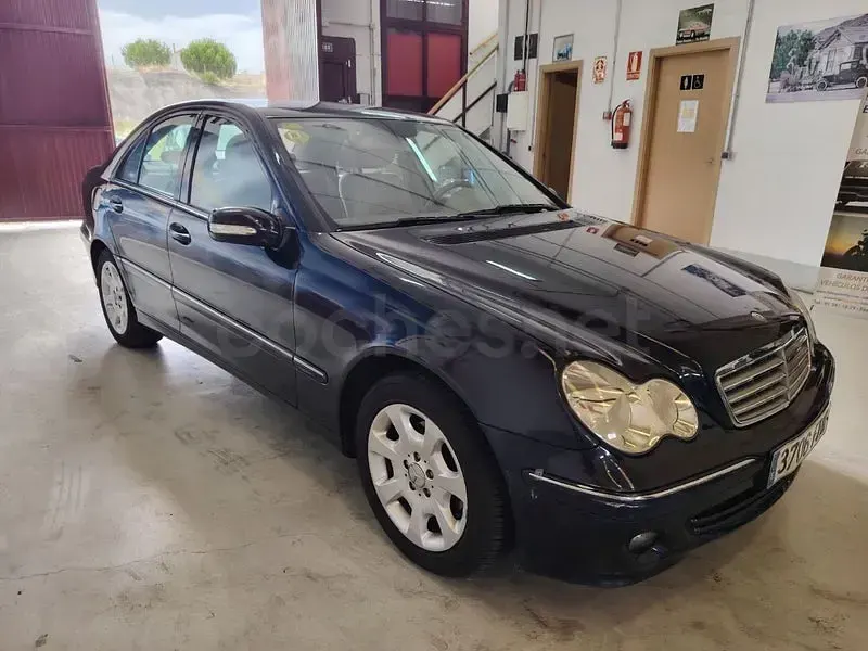 Usado Mercedes C220 Elegance 150 CV (110 kW) 2006 Azul Berlina