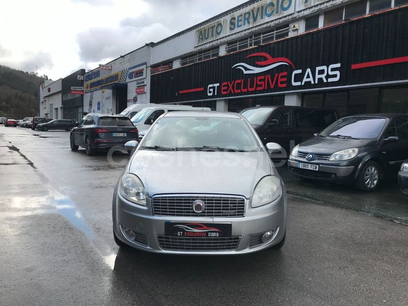 Gris / plata Usado 2008 Fiat Linea Active Berlina | 2990 € - Imagen 1/4
