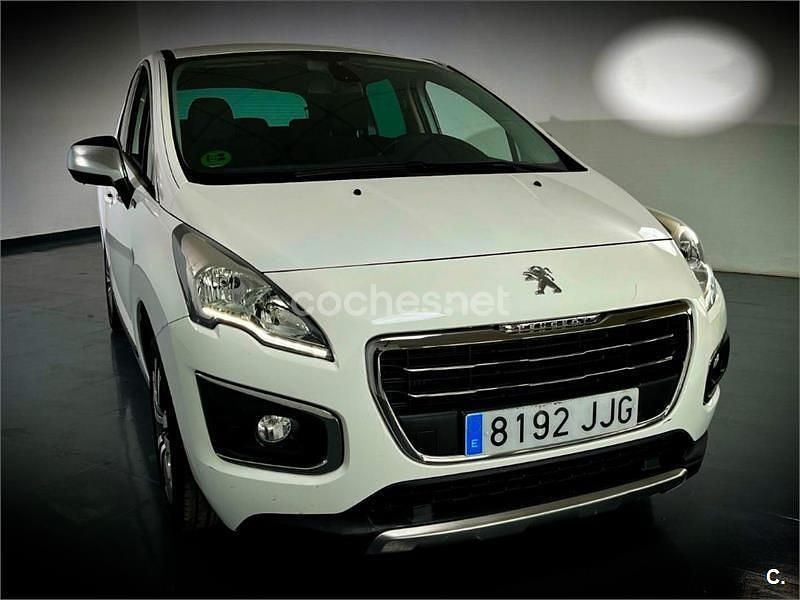 Usado Peugeot 3008 Access 120 CV (88 kW) 2015 Blanco Familiar