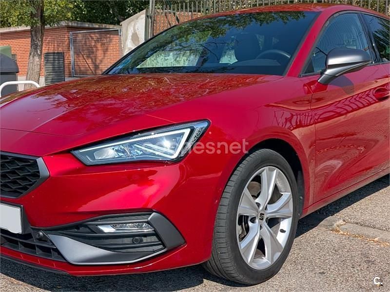 Rojo Usado 2022 Seat Leon FR Berlina | 20.999 € (Precio justo) - Imagen 1/4