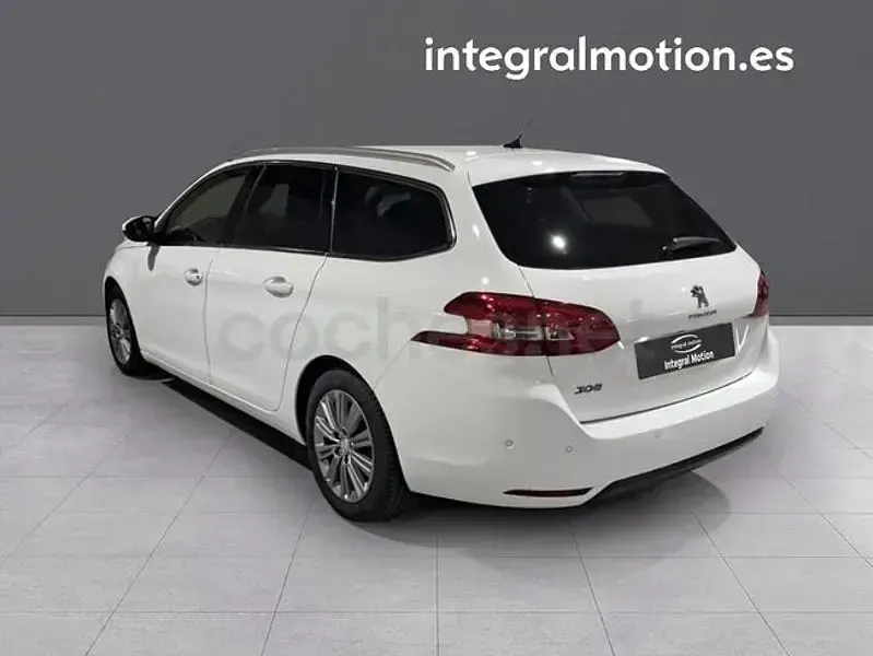 Usado Peugeot 308 SW Allure 130 CV (95 kW) 2021 Blanco Familiar