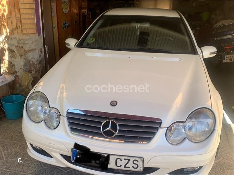 Usado Mercedes C180 143 CV (105 kW) 2004 Blanco Berlina