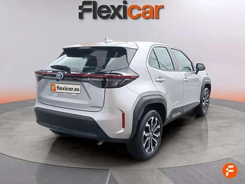 Usado Toyota Yaris Cross Active 116 CV (85 kW) 2022 Gris SUV