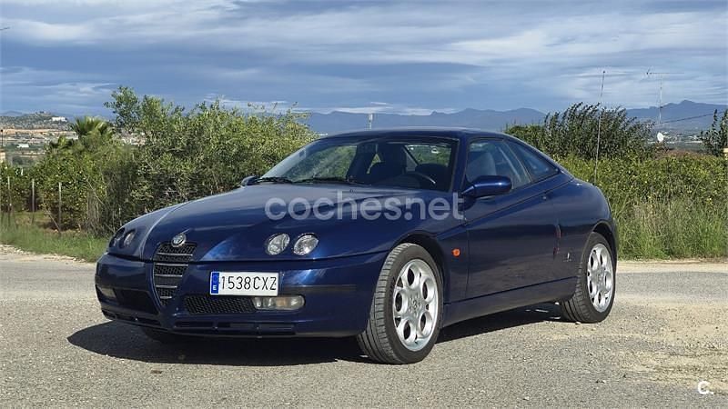 Usado Alfa Romeo GTV 165 CV (121 kW) 2004 Azul Coupe
