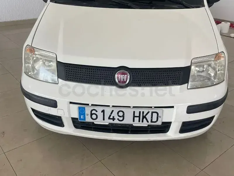 Usado Fiat Panda Lounge 69 CV (50 kW) 2012 Blanco Utilitario
