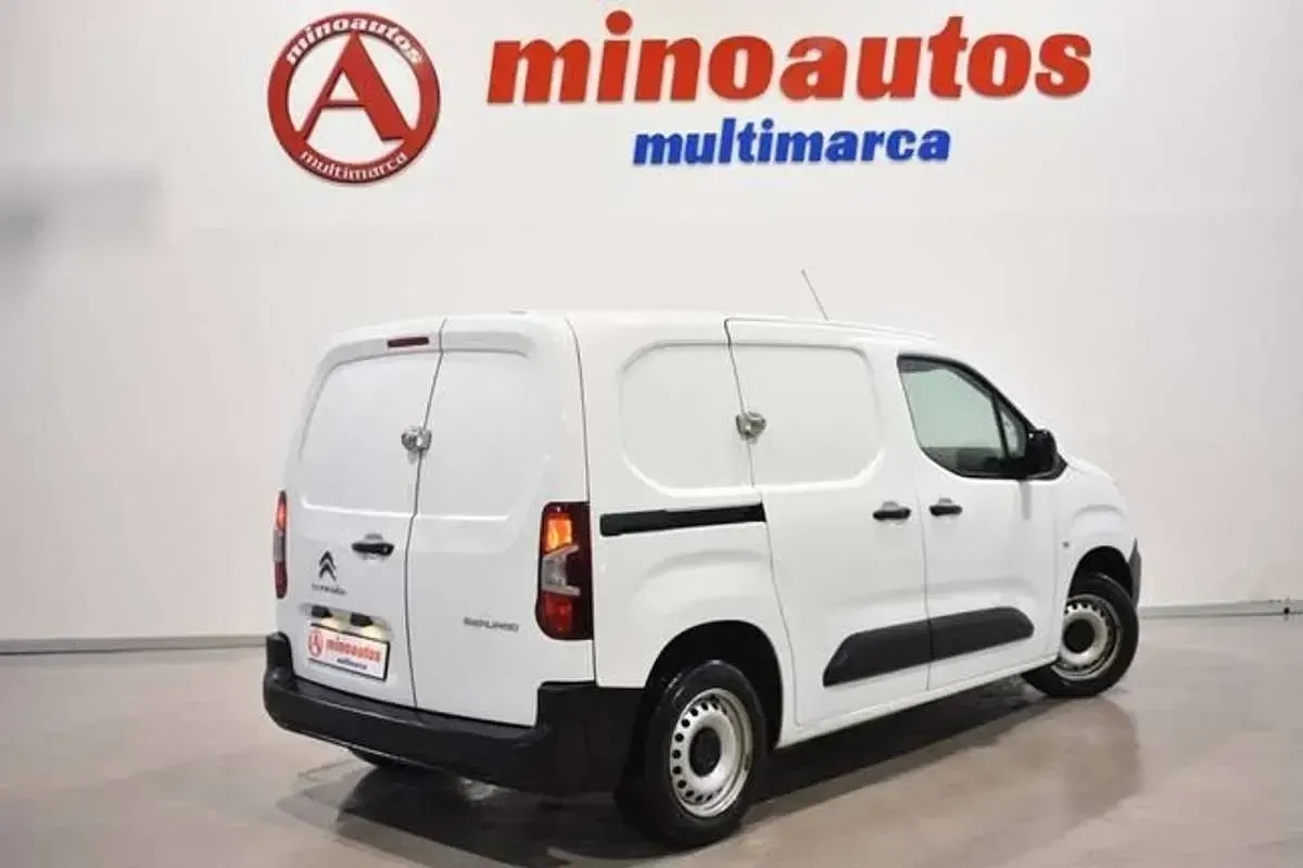 Usado Citroën Berlingo 101 CV (74 kW) 2021 Blanco Monovolumen
