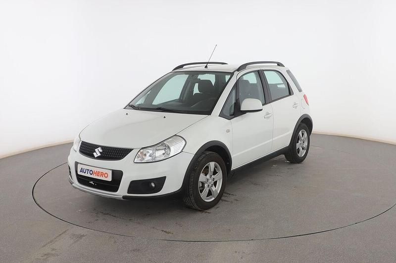 Usado Suzuki SX4 GLX 120 CV (88 kW) 2014 Blanco SUV