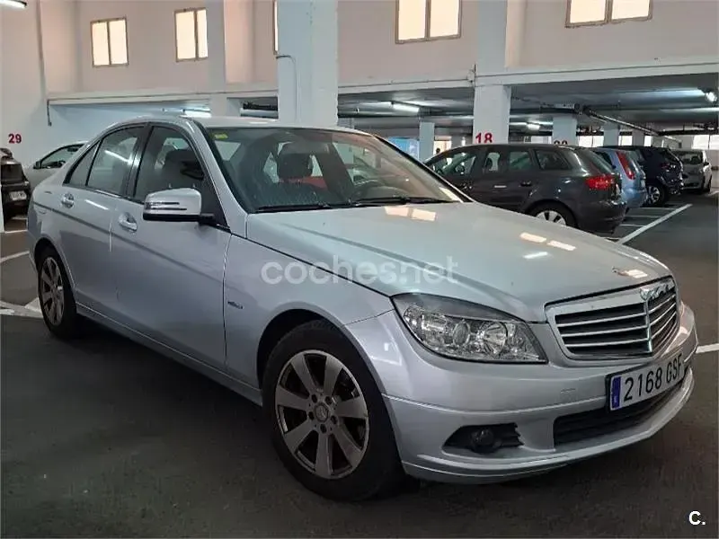 Usado Mercedes C180 Elegance 156 CV (114 kW) 2009 Gris / plata Berlina