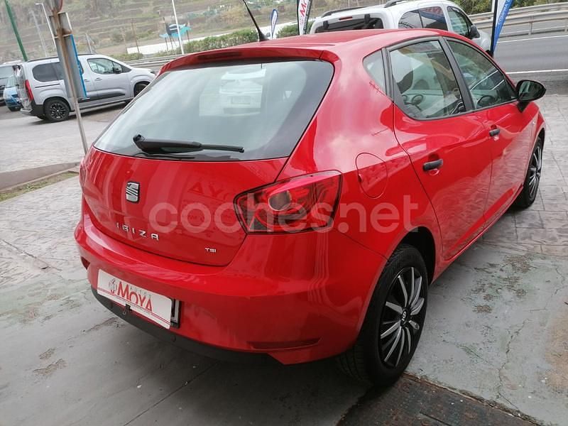 Usado Seat Ibiza Reference 85 CV (62 kW) 2013 Rojo Berlina