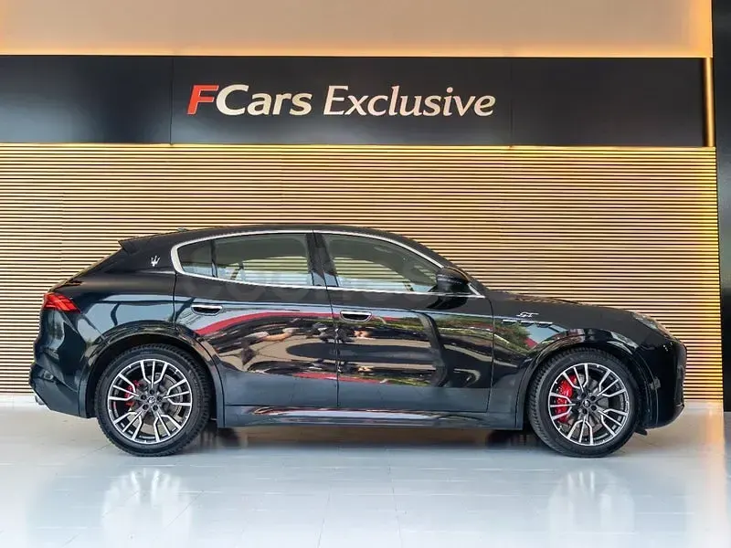 Usado Maserati Grecale GT 300 CV (220 kW) 2024 Azul SUV
