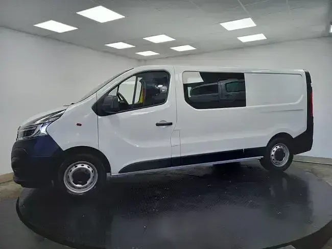 Begagnad Renault Trafic 95 HK (69 kW) 2019 Gul Minibuss