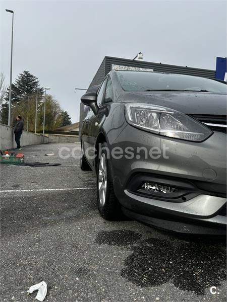 Usado Opel Zafira Selective 134 HP (98 kW) 2017 Monovolume