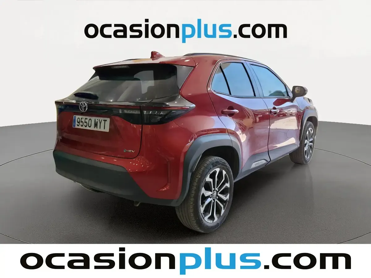 Usado Toyota Yaris Cross Active 116 CV (85 kW) 2025 Rojo SUV