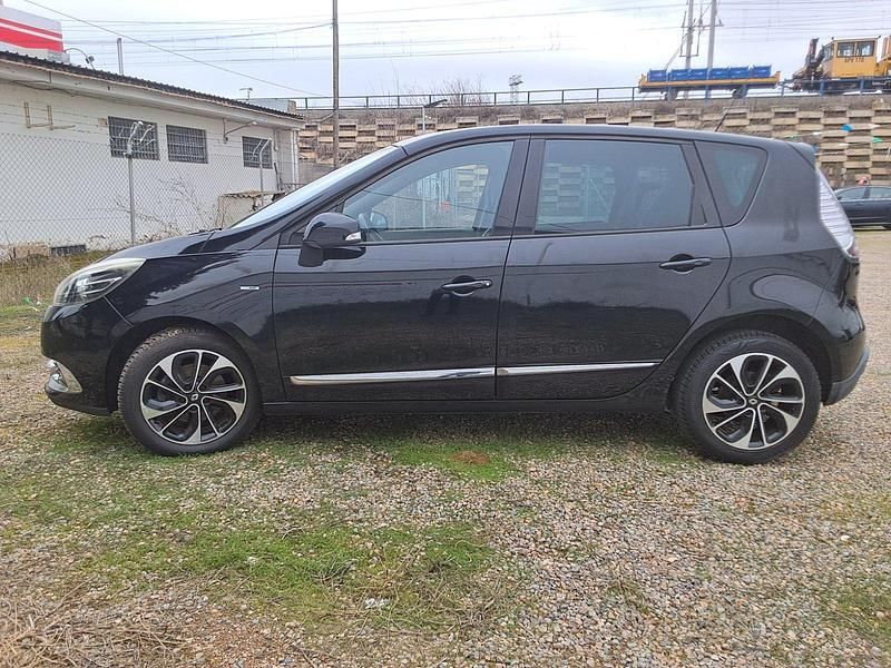 Usado Renault Scénic III 115 CV (84 kW) 2015 Negro