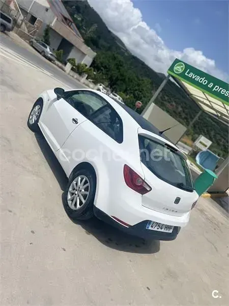 Usado Seat Ibiza SC Ecomotive 75 CV (55 kW) 2010 Blanco Utilitario