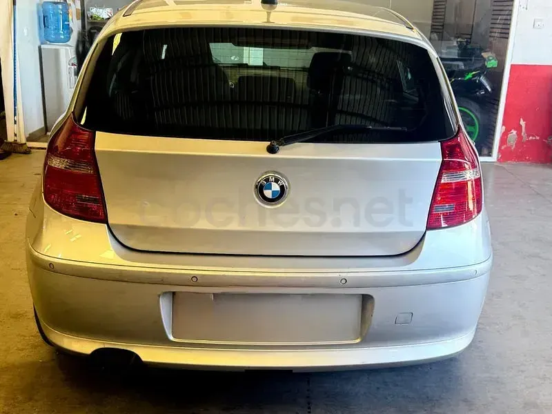 Usado BMW 118 143 CV (105 kW) 2010 Gris / plata Utilitario
