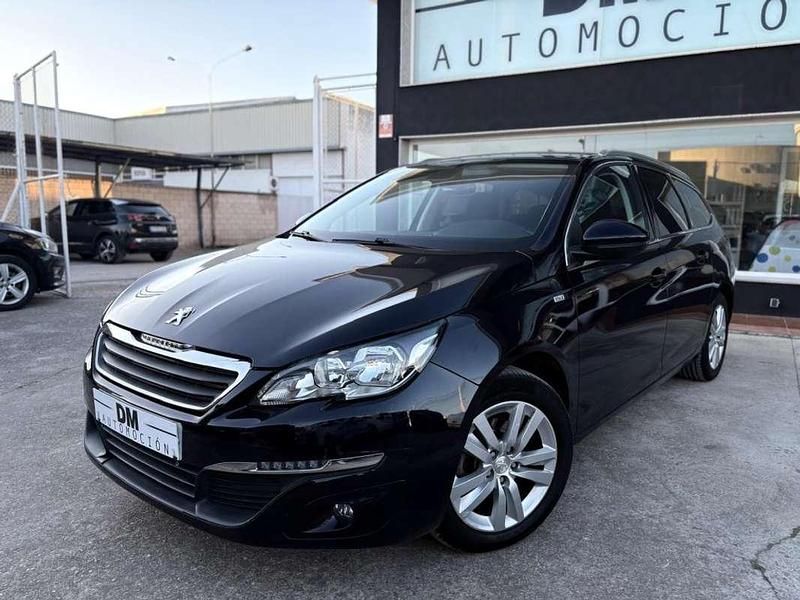 Usado Peugeot 308 SW Style 110 CV (80 kW) 2016 Negro Familiar