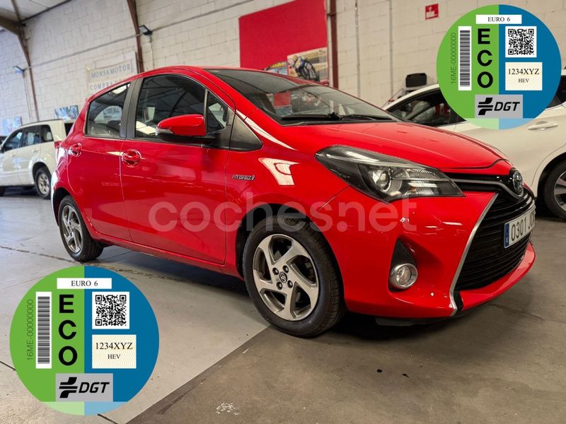 Rojo Usado 2015 Toyota Yaris Hybrid Advance Berlina | 10.990 € (Un poco caro) - Imagen 1/4