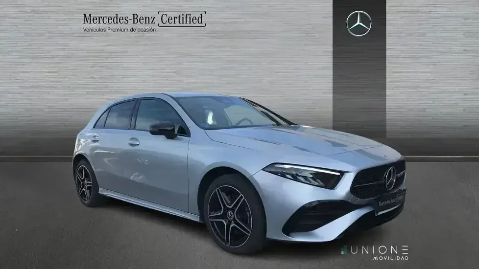 Käytetty Mercedes A250 218 HP (160 kW) 2024 Harmaa Sedan