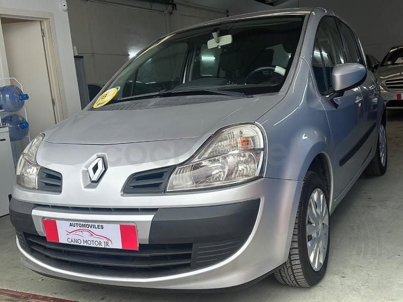 Usado Renault Grand Modus 75 CV (55 kW) 2012 Gris / plata Monovolumen