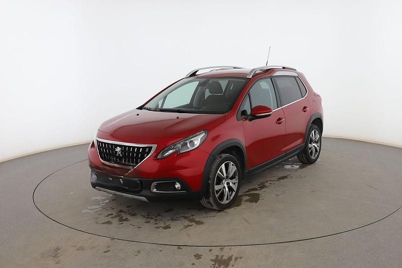 Usado Peugeot 2008 Allure 100 CV (73 kW) 2016 Rojo SUV