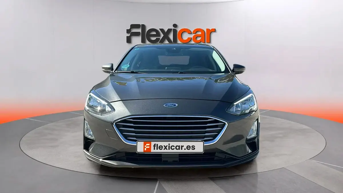 Usado Ford Focus Trend 101 CV (74 kW) 2020 Gris Berlina