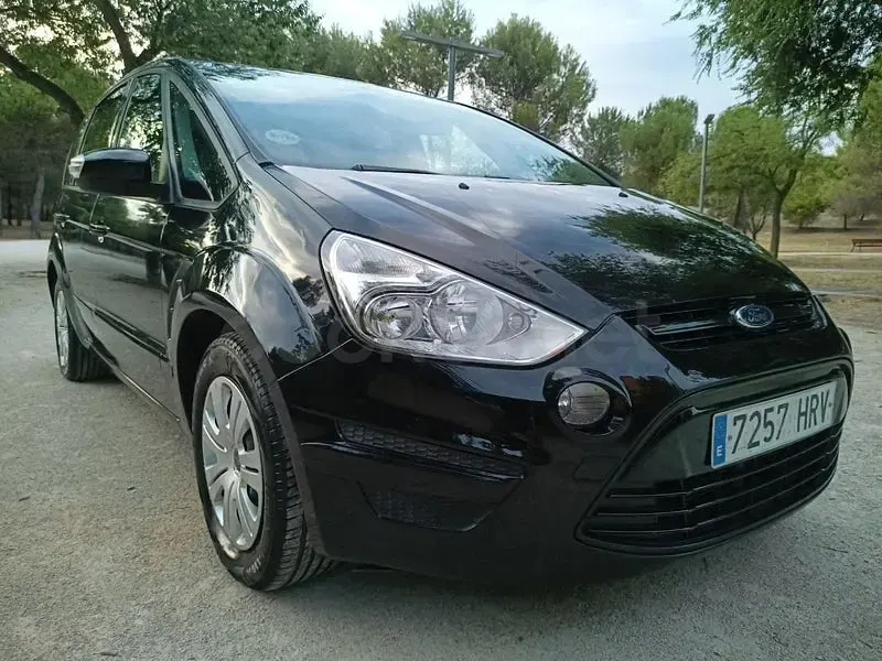 Usado Ford S-MAX Trend 140 CV (102 kW) 2013 Negro Monovolumen