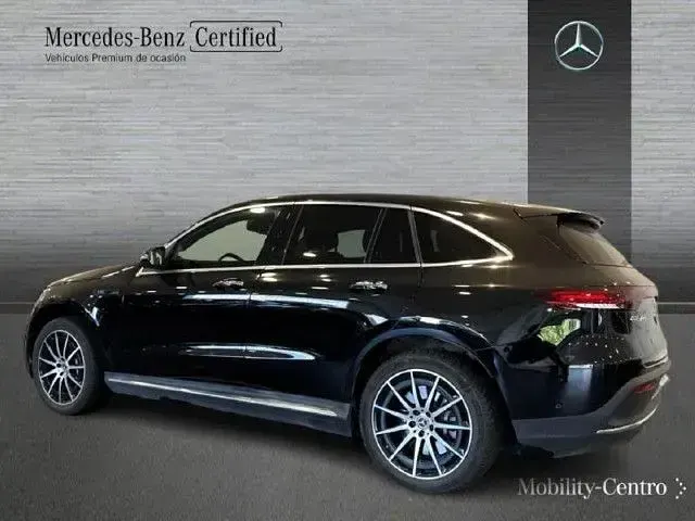 Usado Mercedes EQC400 300 kW (408 CV) 2021 Negro obsidiana SUV