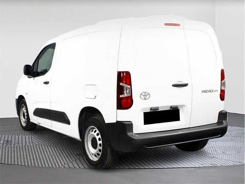 Usado Toyota Proace City City 131 CV (96 kW) 2024 Blanco polar Monovolumen