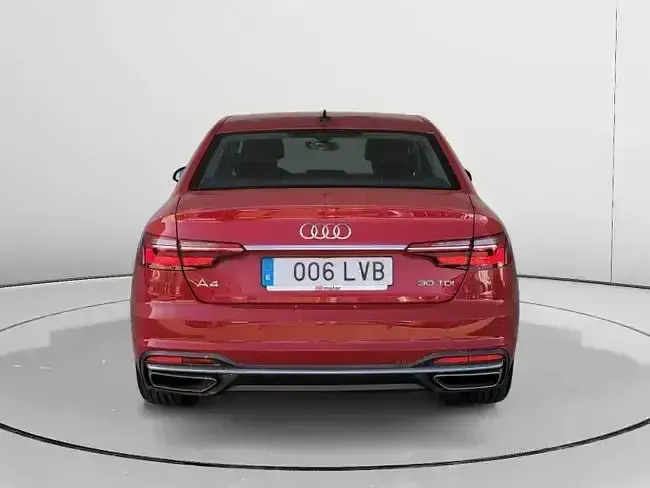 Usado Audi A4 Advanced Plus 136 CV (100 kW) 2021 Rojo Berlina