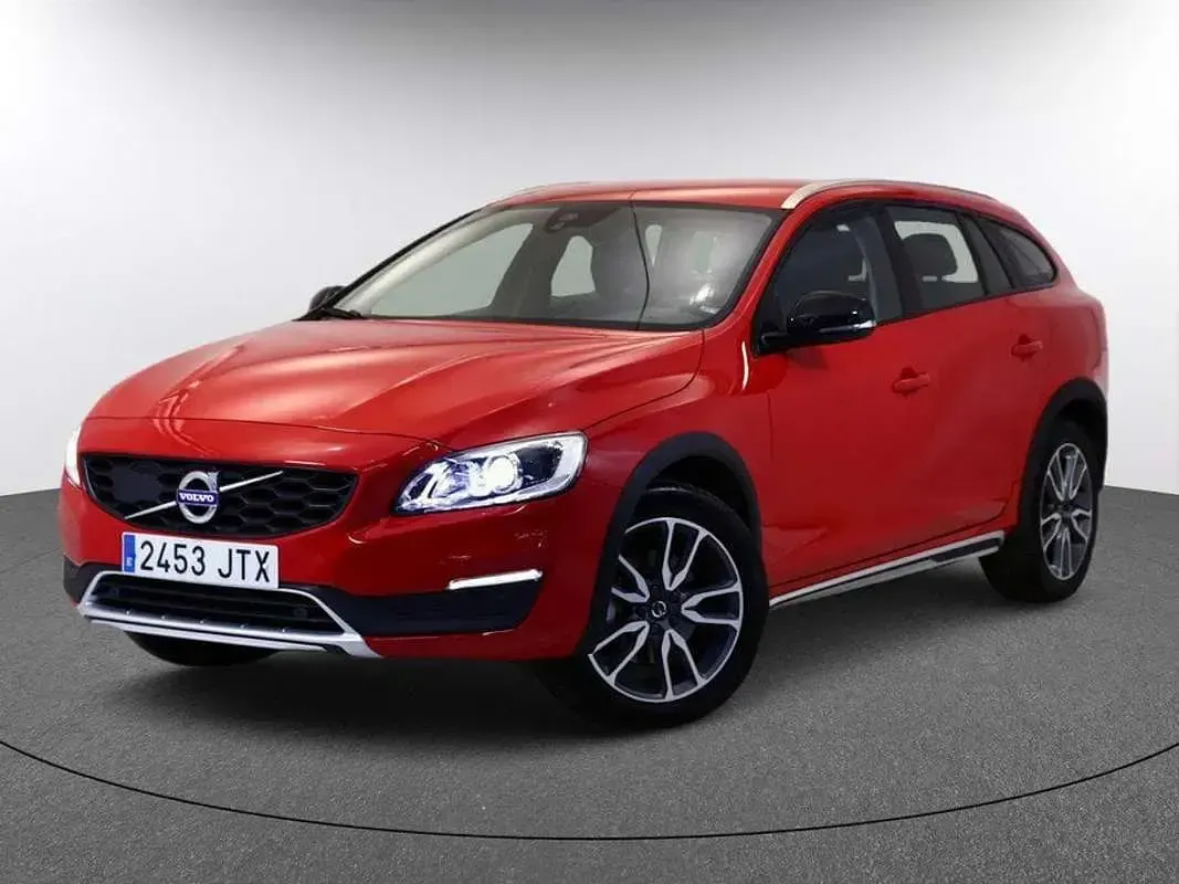 Usado Volvo V60 CC Summum 190 CV (139 kW) 2016 Rojo Familiar