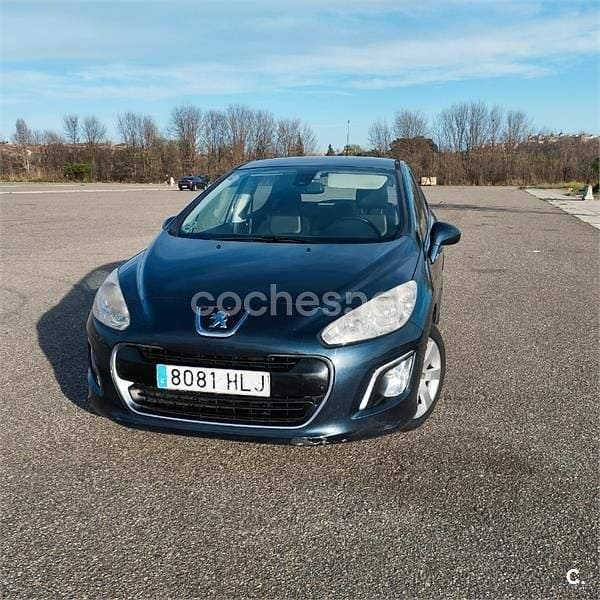 Usado Peugeot 308 Access 92 CV (67 kW) 2012 Gris / plata Berlina