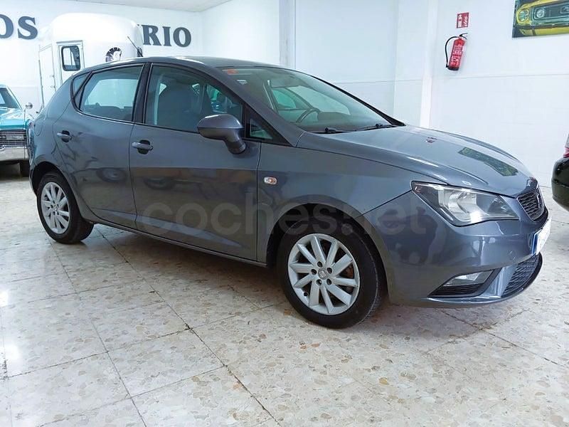 Usado Seat Ibiza Style 105 CV (77 kW) 2013 Gris / plata Berlina