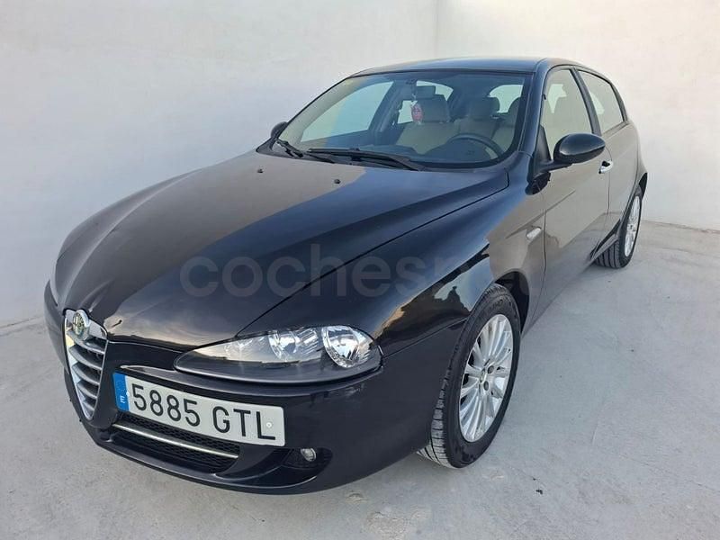 Usado Alfa Romeo 147 Progression 120 CV (88 kW) 2009 Negro Utilitario