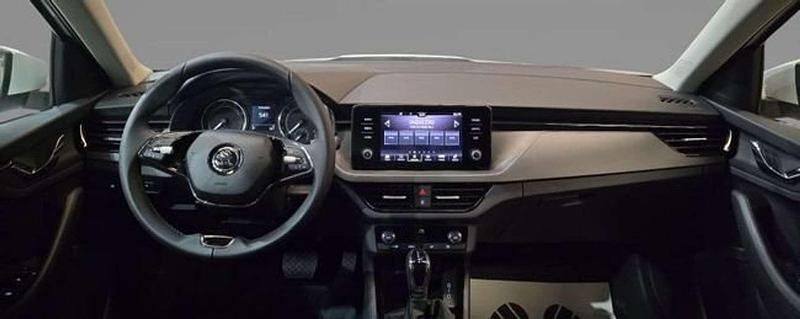 Usado Skoda Kamiq Ambition 151 CV (111 kW) 2023 Blanco SUV