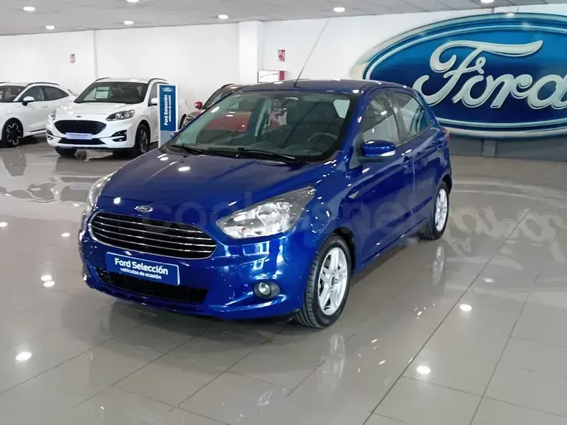 Usado Ford Ka Plus Ultimate 85 CV (62 kW) 2017 Azul Utilitario