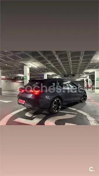 Usado Cupra Leon 150 CV (110 kW) 2025 Gris / plata Familiar