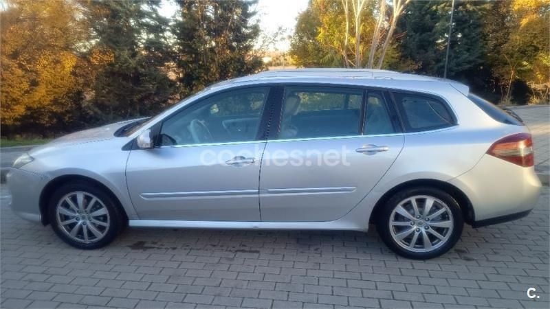 Beige Usado 2011 Renault Laguna III Dynamique Familiar | 6500 € (Caro) - Imagen 1/4
