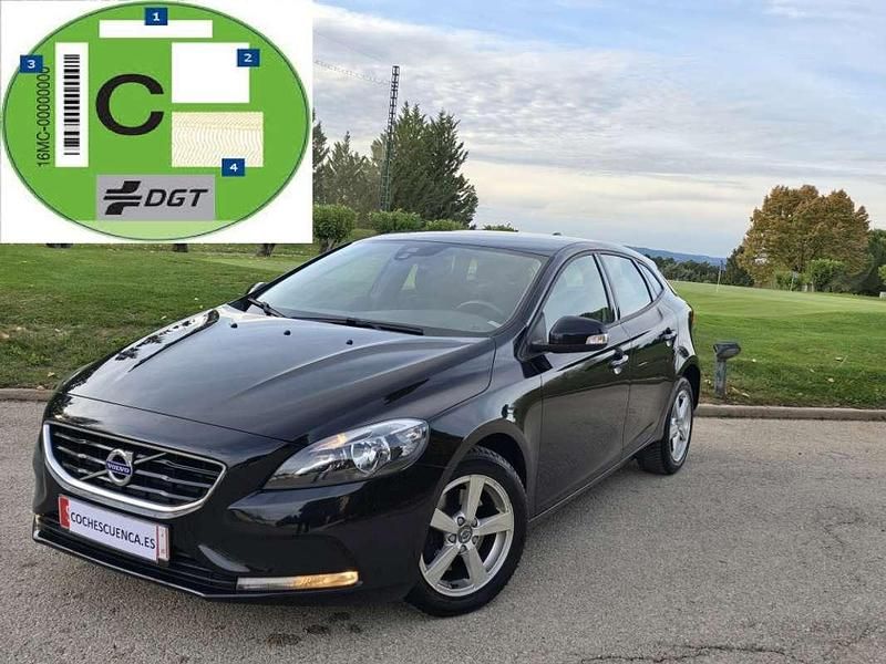 Usado Volvo V40 Inscription 120 CV (88 kW) 2016 Negro Utilitario