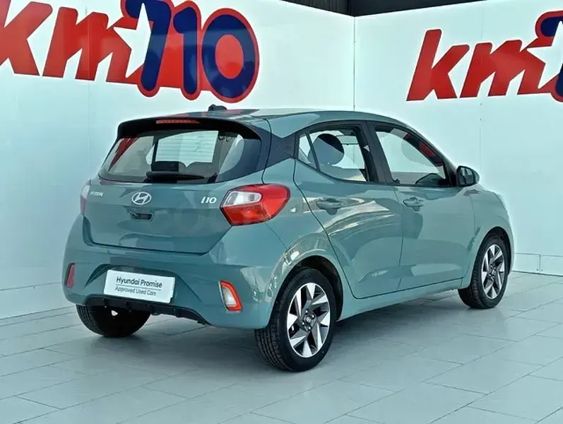 Usado Hyundai i10 63 CV (46 kW) 2024 Verde Utilitario