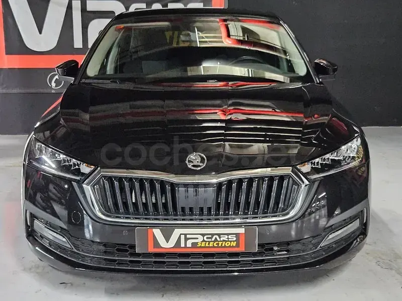 Usado Skoda Octavia Ambition 150 CV (110 kW) 2021 Negro Berlina