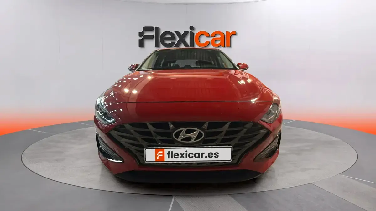 Usado Hyundai i30 120 CV (88 kW) 2022 Rojo Berlina